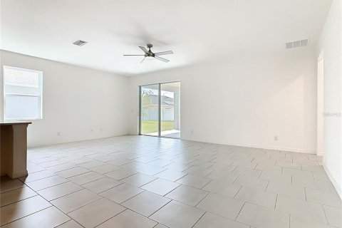 House in Davenport, Florida 4 bedrooms, 196.95 sq.m. № 1903091 - photo 21