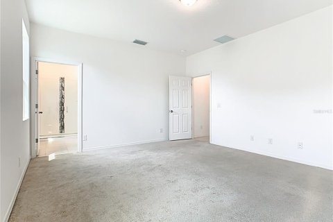 House in Davenport, Florida 4 bedrooms, 196.95 sq.m. № 1903091 - photo 28