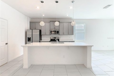 House in Davenport, Florida 4 bedrooms, 196.95 sq.m. № 1903091 - photo 5
