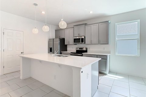 House in Davenport, Florida 4 bedrooms, 196.95 sq.m. № 1903091 - photo 14