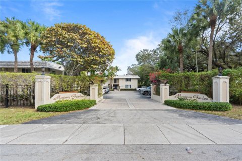Condo in Pinecrest, Florida, 1 bedroom  № 2005191 - photo 2