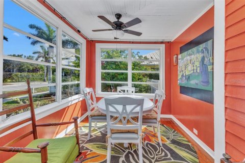 House in Punta Gorda, Florida 5 bedrooms, 170.94 sq.m. № 1792350 - photo 5