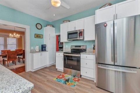 House in Punta Gorda, Florida 5 bedrooms, 170.94 sq.m. № 1792350 - photo 28