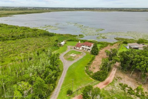 Villa ou maison à vendre à Haines City, Floride: 4 chambres, 233.74 m2 № 2216205 - photo 3
