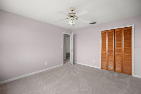 Villa ou maison à vendre à Haines City, Floride: 4 chambres, 233.74 m2 № 2216205 - photo 23