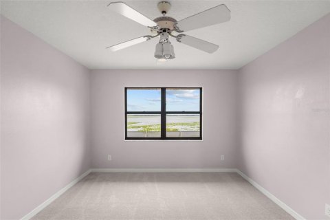 Villa ou maison à vendre à Haines City, Floride: 4 chambres, 233.74 m2 № 2216205 - photo 21