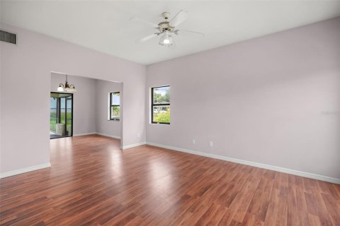 Villa ou maison à vendre à Haines City, Floride: 4 chambres, 233.74 m2 № 2216205 - photo 7