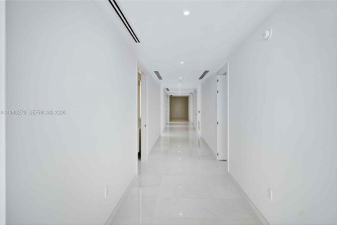 Condo in Miami, Florida, 4 bedrooms № 2248020 - photo 5