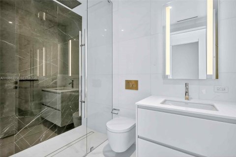 Condo in Miami, Florida, 4 bedrooms № 2248020 - photo 23