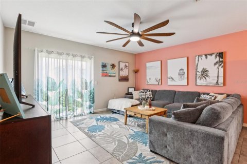 Casa en venta en Sun City Center, Florida, 6 dormitorios, 242.85 m2 № 1815380 - foto 6
