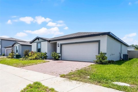 Villa ou maison à louer à Haines City, Floride: 4 chambres, 169.36 m2 № 1772825 - photo 3