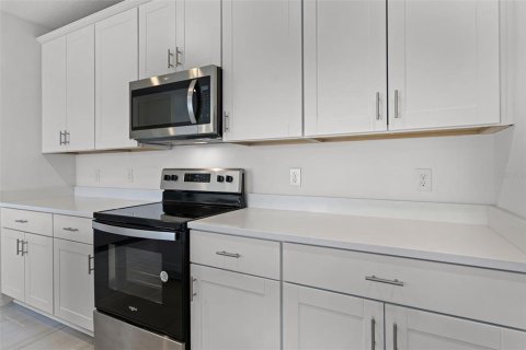 Villa ou maison à louer à Haines City, Floride: 4 chambres, 169.36 m2 № 1772825 - photo 5