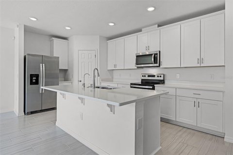 Villa ou maison à louer à Haines City, Floride: 4 chambres, 169.36 m2 № 1772825 - photo 4