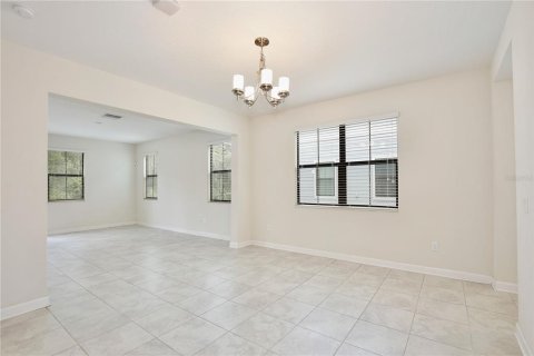Villa ou maison à louer à Orlando, Floride: 4 chambres, 189.52 m2 № 2111772 - photo 4