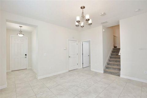 Villa ou maison à louer à Orlando, Floride: 4 chambres, 189.52 m2 № 2111772 - photo 3
