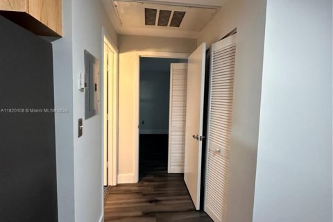 Condominio en venta en Miami Beach, Florida, 1 dormitorio, 49.24 m2 № 1937596 - foto 6