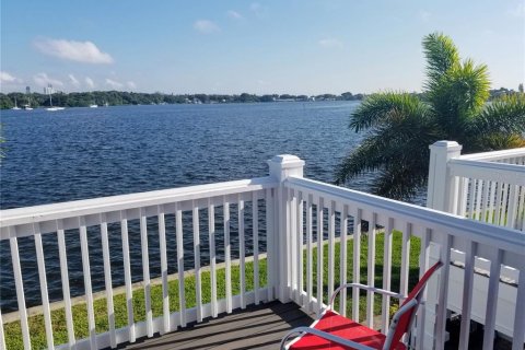 Adosado en alquiler en Saint Petersburg, Florida, 2 dormitorios, 109.25 m2 № 1568255 - foto 8
