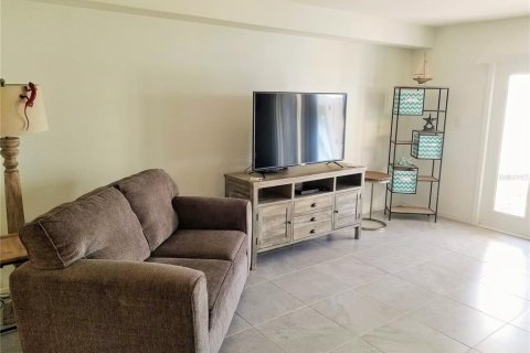Adosado en alquiler en Saint Petersburg, Florida, 2 dormitorios, 109.25 m2 № 1568255 - foto 18