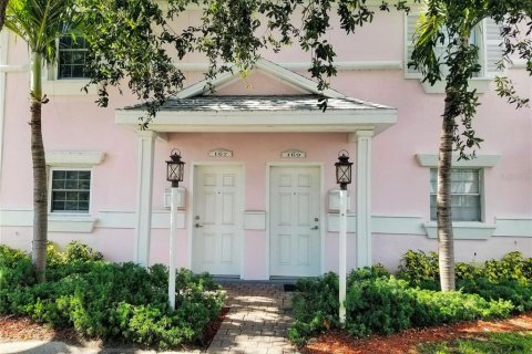 Adosado en alquiler en Saint Petersburg, Florida, 2 dormitorios, 109.25 m2 № 1568255 - foto 1