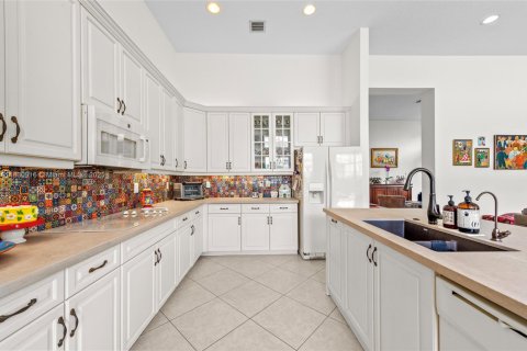 Casa en venta en Miramar, Florida, 5 dormitorios, 261.06 m2 № 2023072 - foto 16