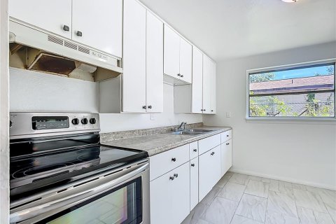 House in Lakeland, Florida 3 bedrooms, 130.9 sq.m. № 1885918 - photo 13