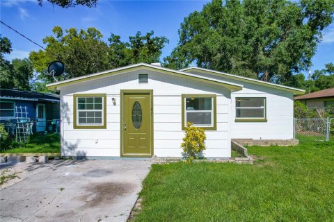 House in Lakeland, Florida 3 bedrooms, 130.9 sq.m. № 1885918 - photo 1