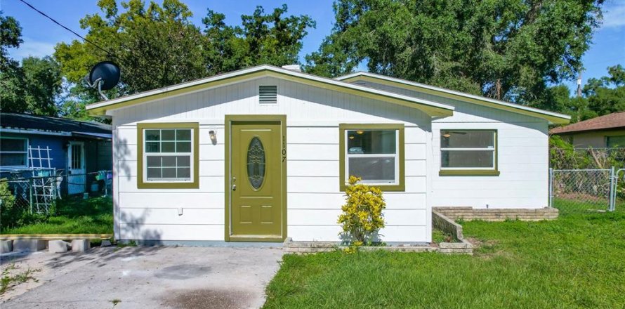 House in Lakeland, Florida 3 bedrooms, 130.9 sq.m. № 1885918