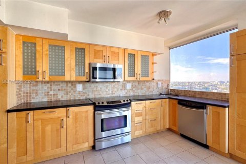 Купить кондоминиум в Майами, Флорида 2 спальни, 157.66м2, № 1985876 - фото 2