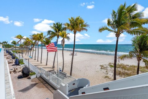 Купить кондоминиум в Помпано-Бич, Флорида 2 спальни, 145.86м2, № 2062636 - фото 24