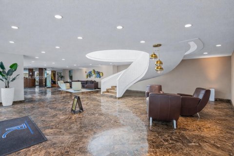 Купить кондоминиум в Помпано-Бич, Флорида 2 спальни, 145.86м2, № 2062636 - фото 4