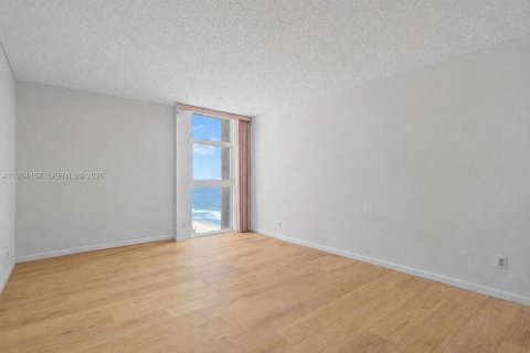 Купить кондоминиум в Помпано-Бич, Флорида 2 спальни, 145.86м2, № 2062636 - фото 16