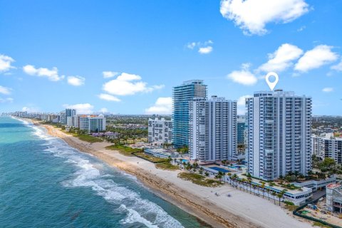 Купить кондоминиум в Помпано-Бич, Флорида 2 спальни, 145.86м2, № 2062636 - фото 26