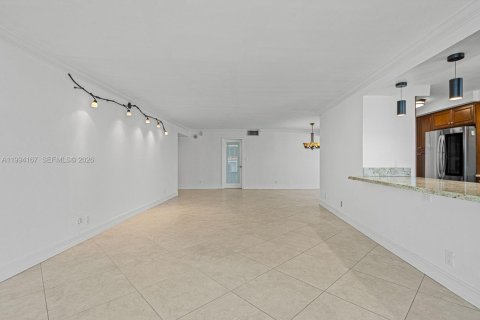 Купить кондоминиум в Помпано-Бич, Флорида 2 спальни, 145.86м2, № 2062636 - фото 9