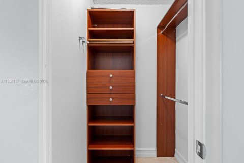 Купить кондоминиум в Помпано-Бич, Флорида 2 спальни, 145.86м2, № 2062636 - фото 17