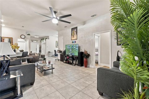 Villa ou maison à louer à Haines City, Floride: 3 chambres, 172.8 m2 № 2406783 - photo 10
