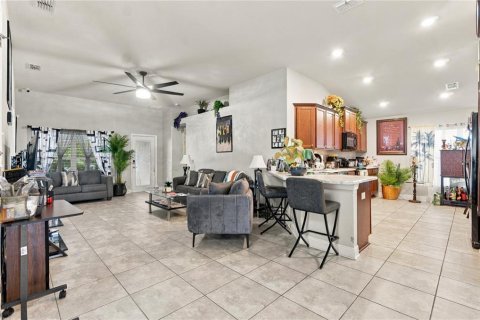 Villa ou maison à louer à Haines City, Floride: 3 chambres, 172.8 m2 № 2406783 - photo 7
