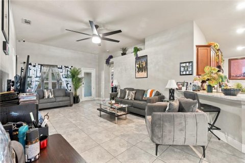 Villa ou maison à louer à Haines City, Floride: 3 chambres, 172.8 m2 № 2406783 - photo 9