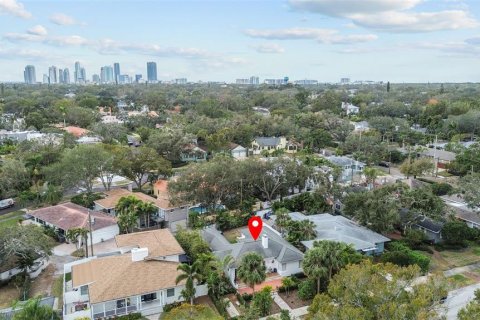 House in Saint Petersburg, Florida 2 bedrooms, 164.81 sq.m. № 1733427 - photo 10