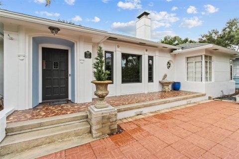 House in Saint Petersburg, Florida 2 bedrooms, 164.81 sq.m. № 1733427 - photo 14