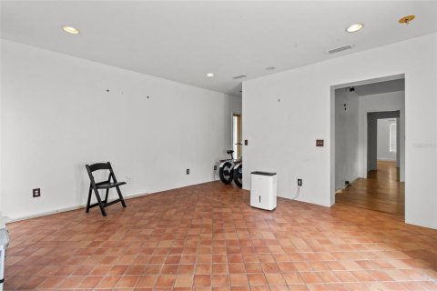 House in Saint Petersburg, Florida 2 bedrooms, 164.81 sq.m. № 1733427 - photo 24