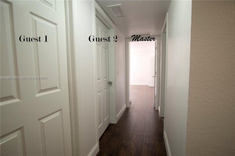 Copropriété à louer à Homestead, Floride: 3 chambres, 104.61 m2 № 2241800 - photo 2