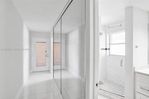 Condo in Tamarac, Florida, 3 bedrooms  № 2378498 - photo 29