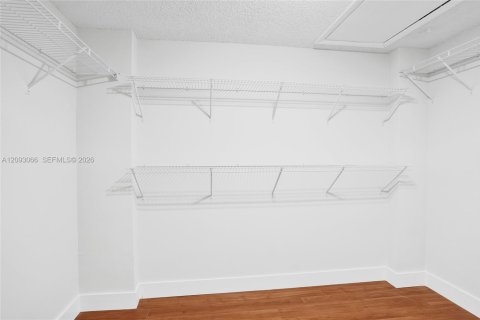 Condo in Tamarac, Florida, 3 bedrooms  № 2378498 - photo 20