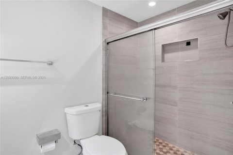 Condo in Tamarac, Florida, 3 bedrooms  № 2378498 - photo 21