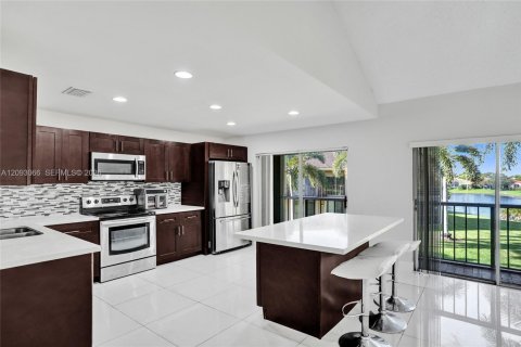 Condo in Tamarac, Florida, 3 bedrooms  № 2378498 - photo 5