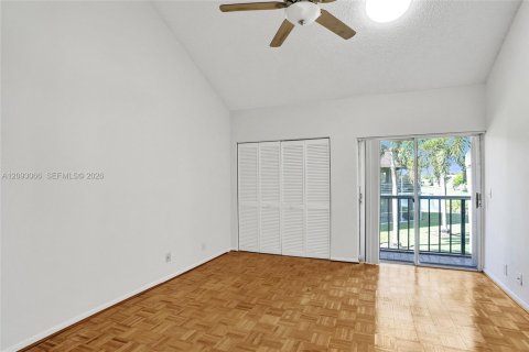Condo in Tamarac, Florida, 3 bedrooms  № 2378498 - photo 23