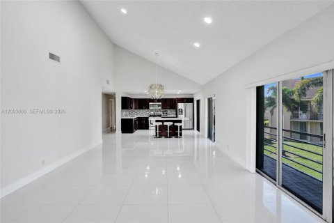 Condo in Tamarac, Florida, 3 bedrooms  № 2378498 - photo 9