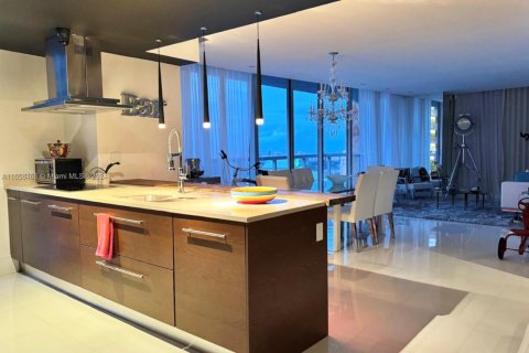 Снять в аренду кондоминиум в Майами, Флорида 2 спальни, 153.66м2, № 1959080 - фото 8
