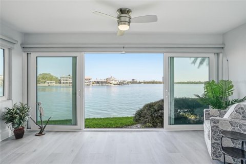 Condo in Clearwater, Florida, 2 bedrooms № 2110301 - photo 16