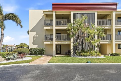 Condo in Clearwater, Florida, 2 bedrooms № 2110301 - photo 2